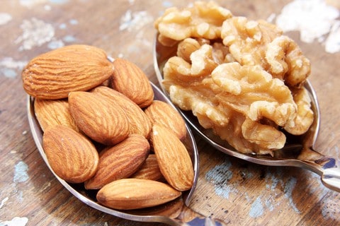 Walnut With Almond Nuts