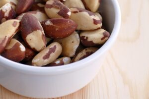 Health Benefits Of Eating Brazil Nuts, Brazil Nuts In A Bowl, How Many Brazil Nuts Per Day.